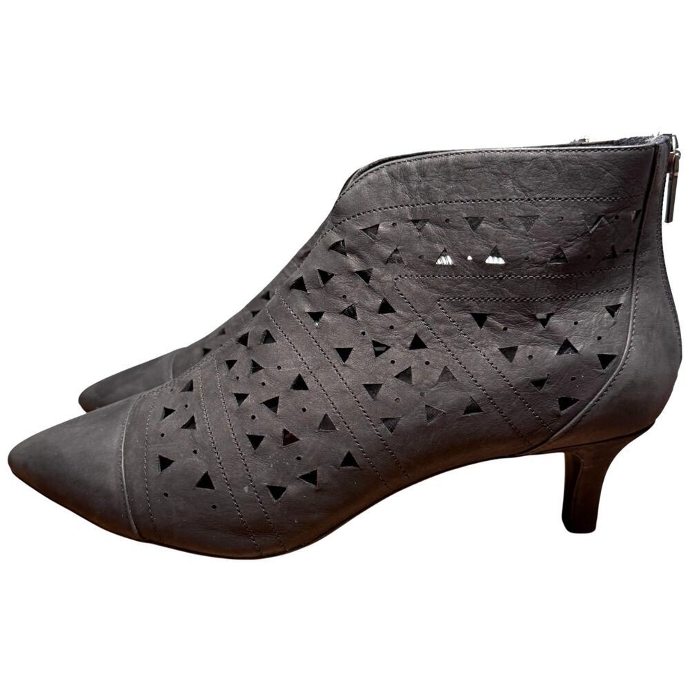 Rockport Total Motion Kalila Women's 10 Black Nubuck Booties Kitten Heel Cut Out